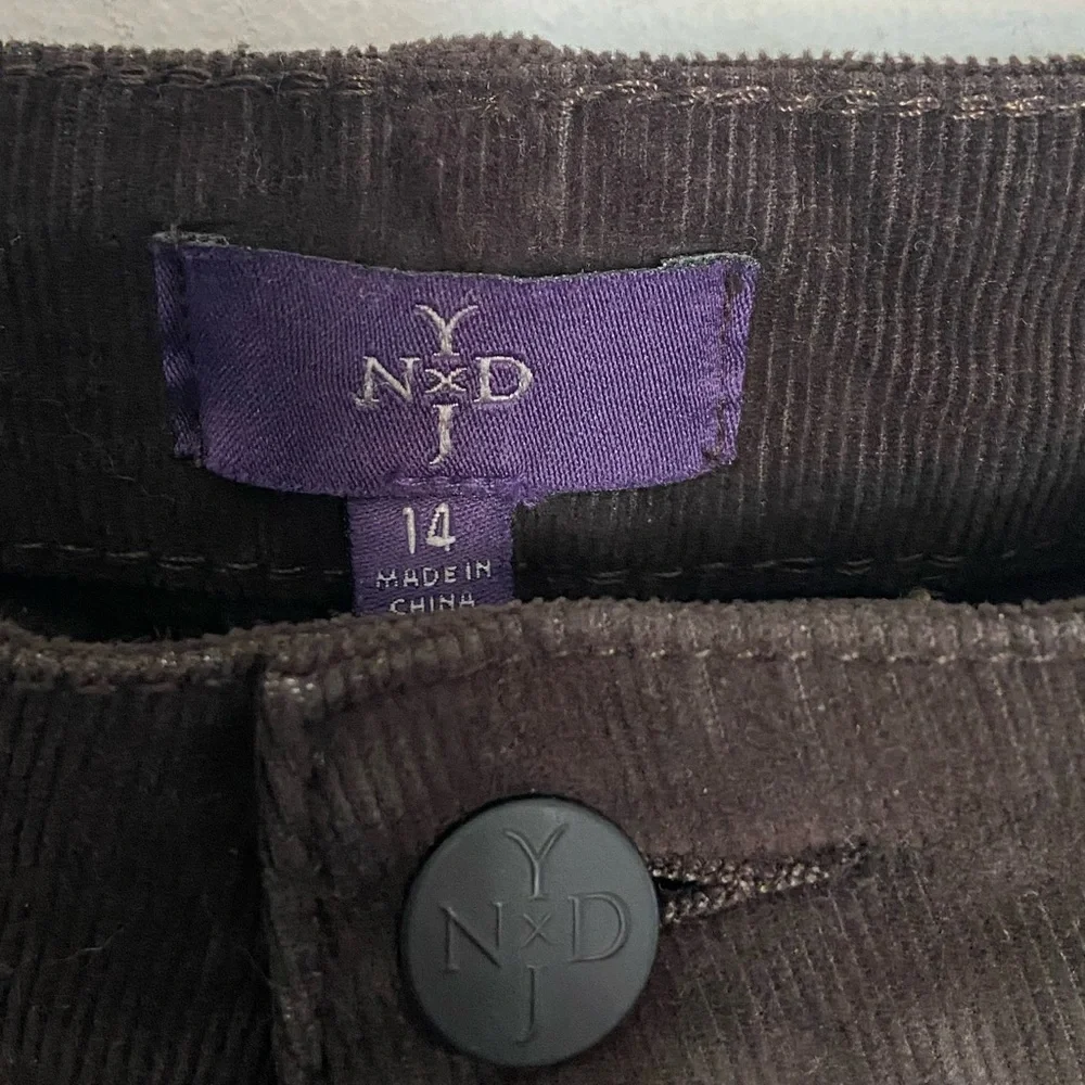 NWT NY+DJ Marilyn corduroy straight jeans in dark chocolate brown